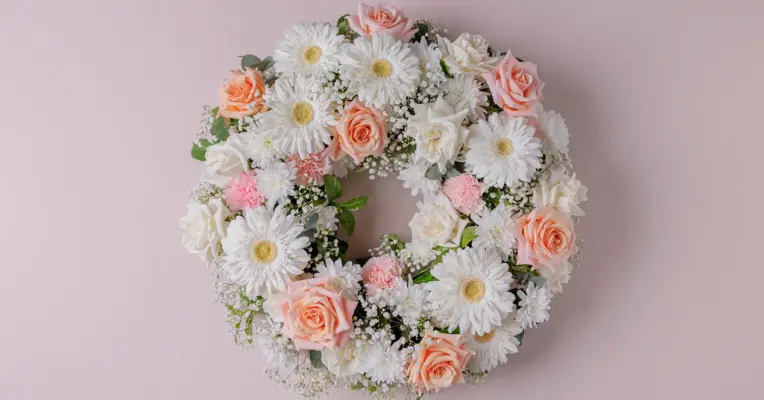 8 Exquisite Funeral Flower Arrangements